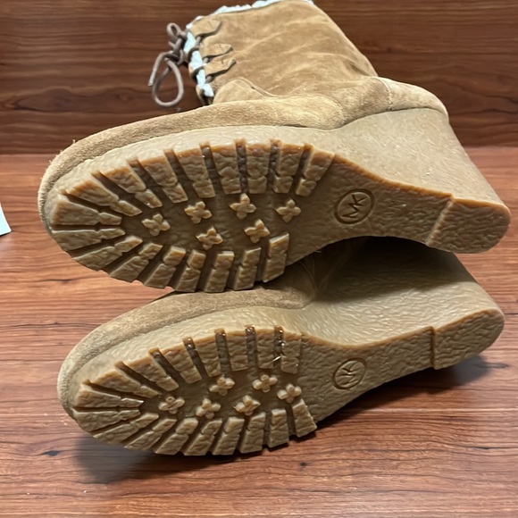 Michael Kors Wedge Boots - Picture 3 of 6